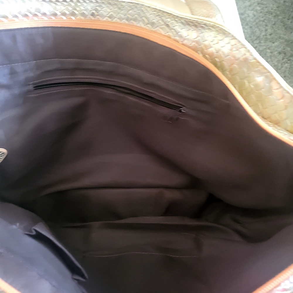 Handbag - Picture 7 of 7